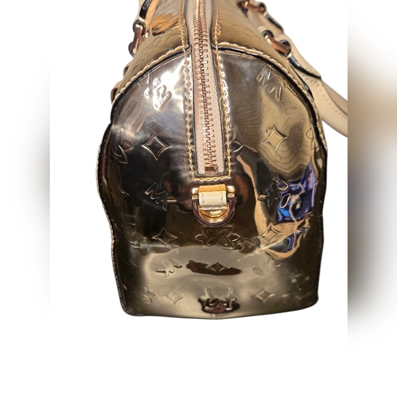 11x8x5.Michael Kors Gold Satchel Bag & wristlet. New shoulder strap. - Picture 3 of 15